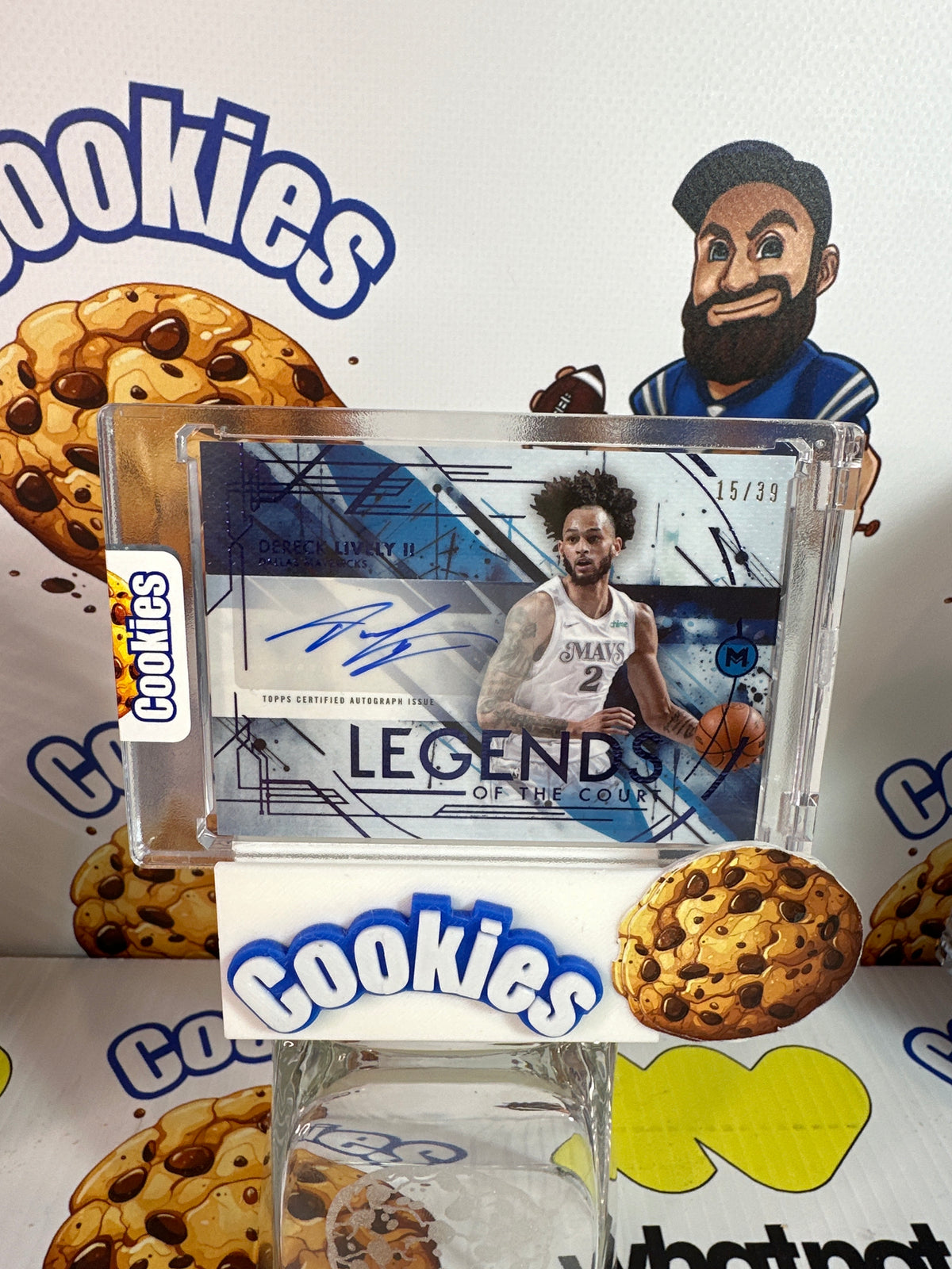 2025 Topps Motif DERECK LIVELY II Legends of the Court Auto Ultramarine Blue /39 Mavericks