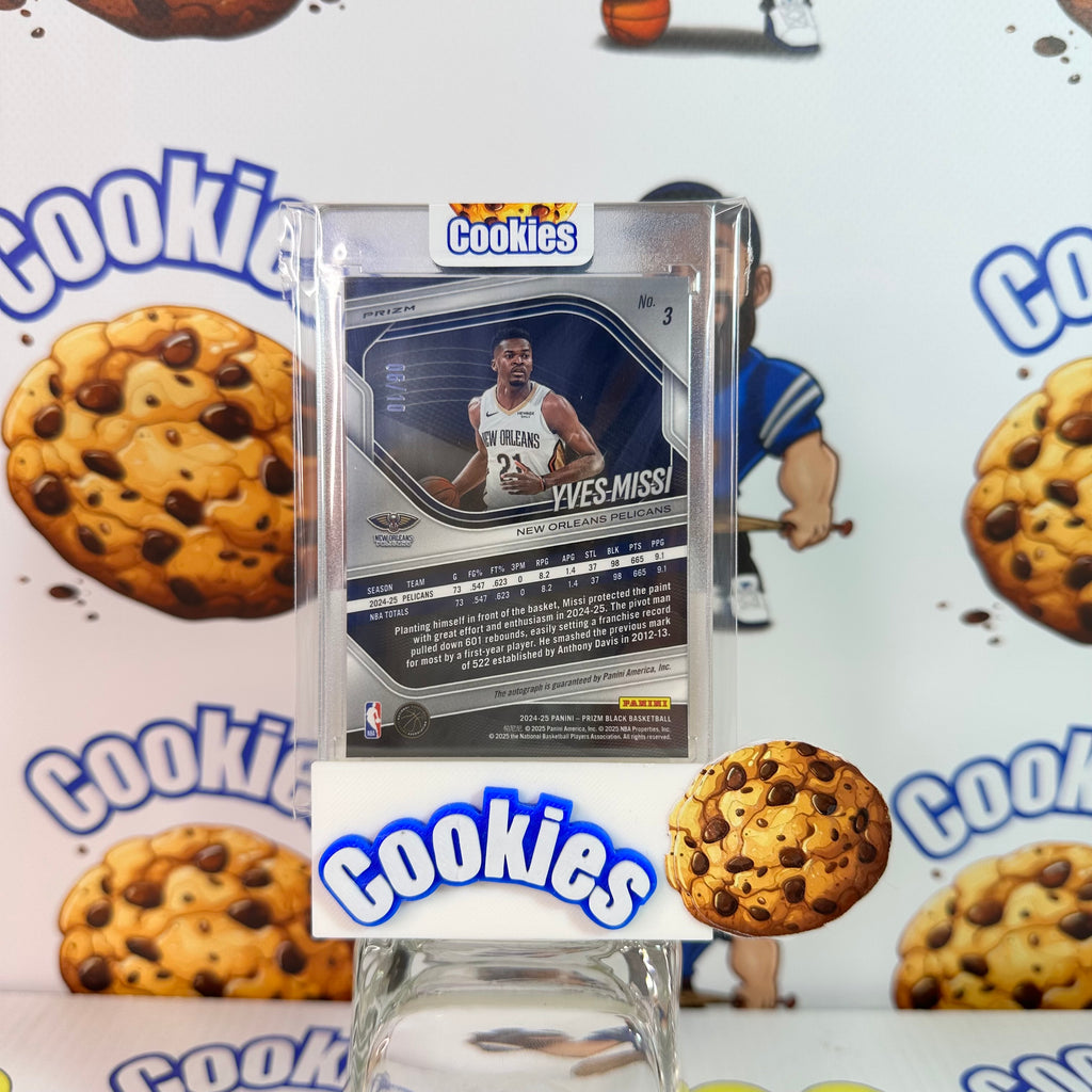 2024 Prizm Black YVES MISSI Gold Shimmer Rookie Auto /10 Pelicans ©